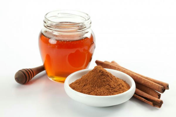 Does Honey and Cinnamon Help Acne? Science vs. Hype